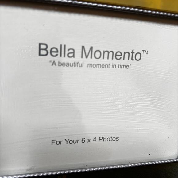Bella Momento Minimalist Photo Frame Antique Inspired 6" x 4" Landscape Enamel - Picture 7 of 7